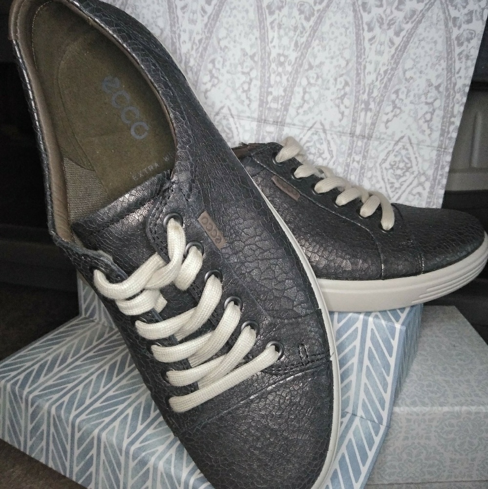 NWT Ecco Dark Silver Metallic Shoes